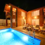 Villa Lucida - Town - With Private Pool, Nature Views And Sea Serenity *