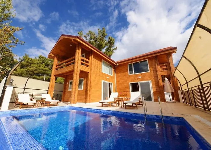 Lucida - Town - With Private Pool, Nature Views And Sea Serenity Villa *
