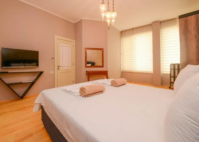 Lucida - Town - With Private Pool, Nature Views And Sea Serenity Villa
