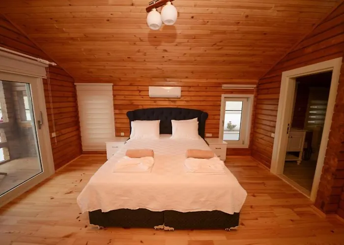 Lucida - Town - With Private Pool, Nature Views And Sea Serenity *